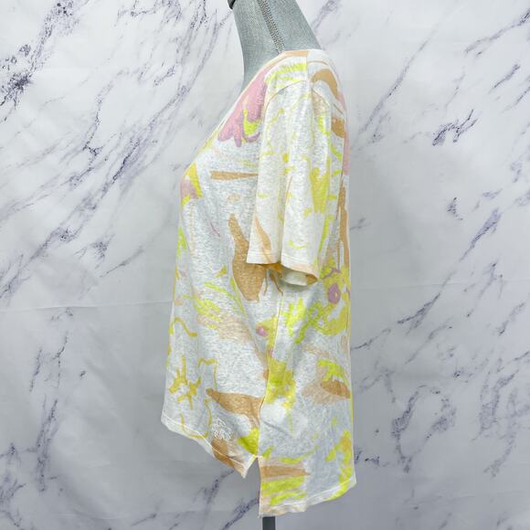 Ted Baker London | Ciana V-Neck Floral Linen/Cotton Blend T-Shirt | US 8 (S/M) - Picture 3 of 11